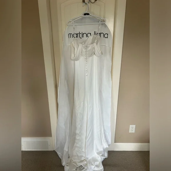 NEW NEVER WORN Silk Wedding Dress - Picture 6 of 10